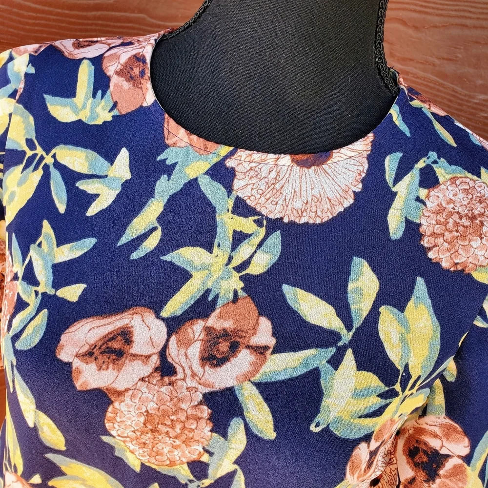 June & Hudson Floral Women's Blouse Size Small - Picture 4 of 11